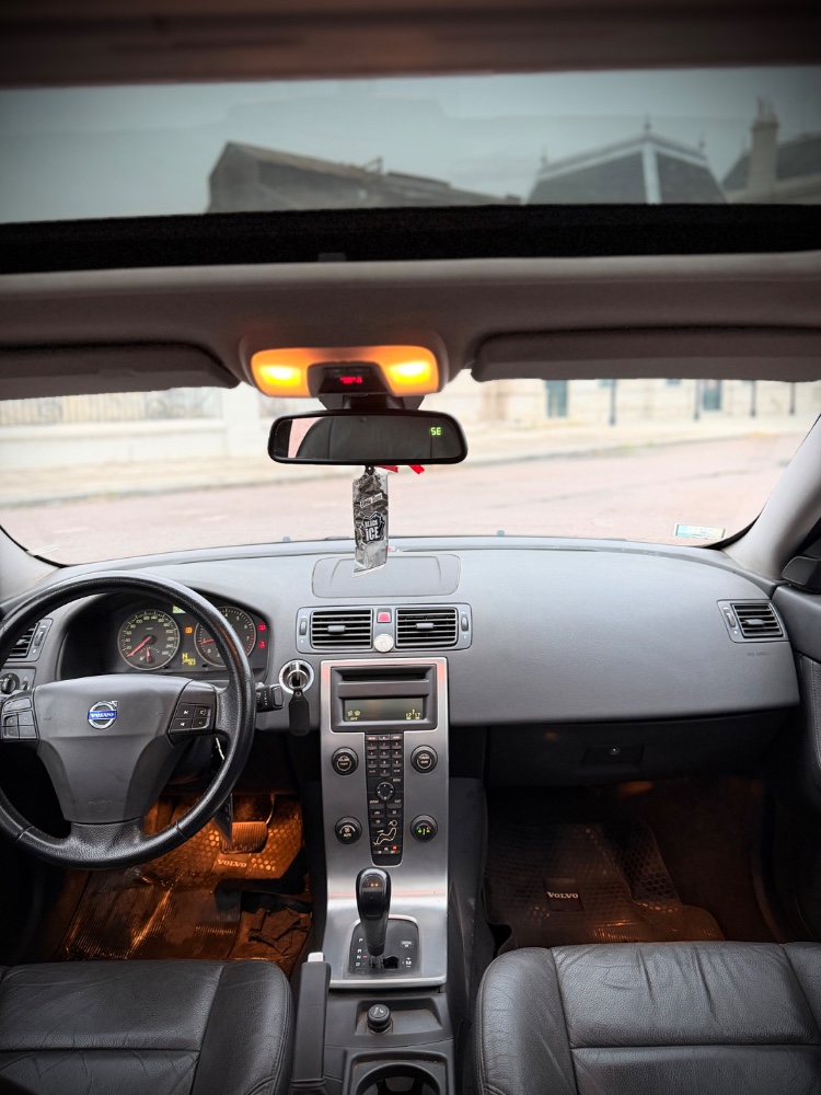 Volvo S 40 4P 2,0 P2 AT — foto 5