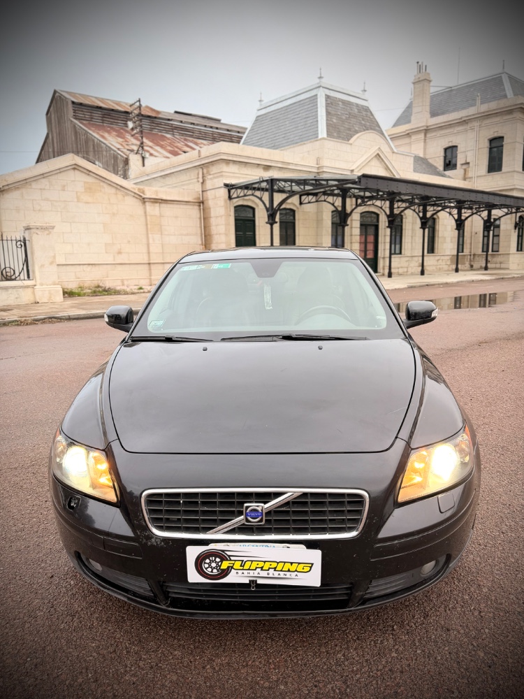 Volvo S 40 4P 2,0 P2 AT — foto 11