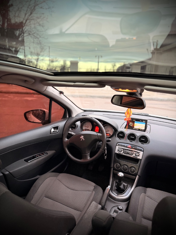 Peugeot 308 5P 1,6 Allure Nav — foto 3