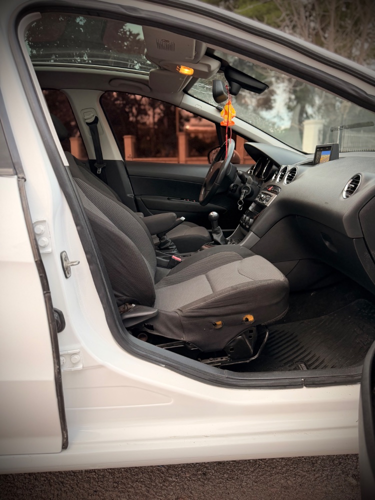 Peugeot 308 5P 1,6 Allure Nav — foto 11