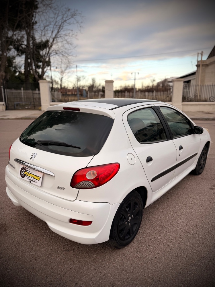 Peugeot 207 — foto 2