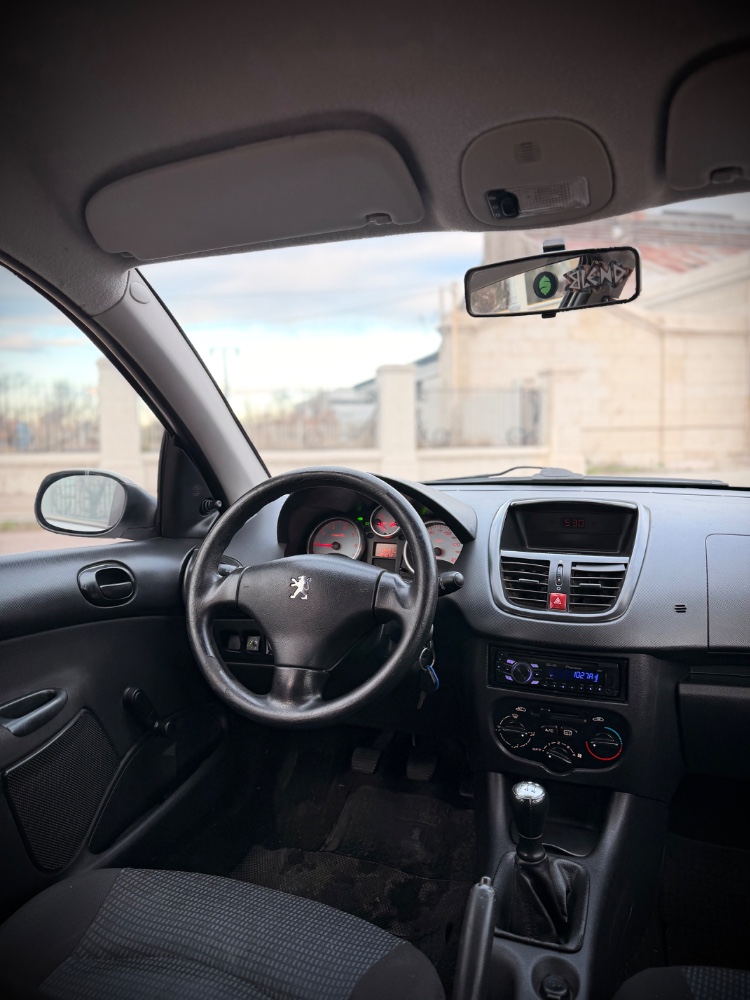 Peugeot 207 — foto 5