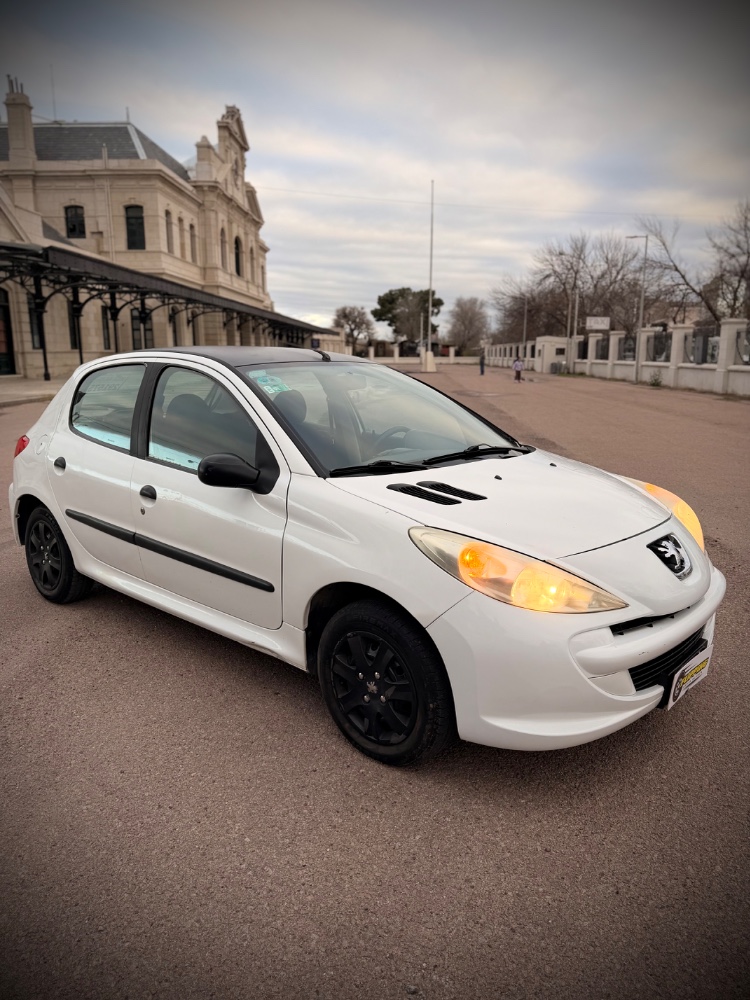 Peugeot 207 — foto 10