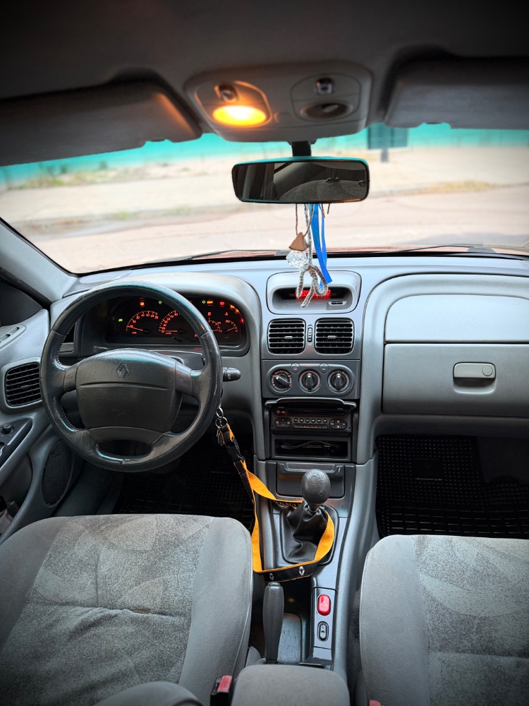Renault 99 Laguna — foto 11
