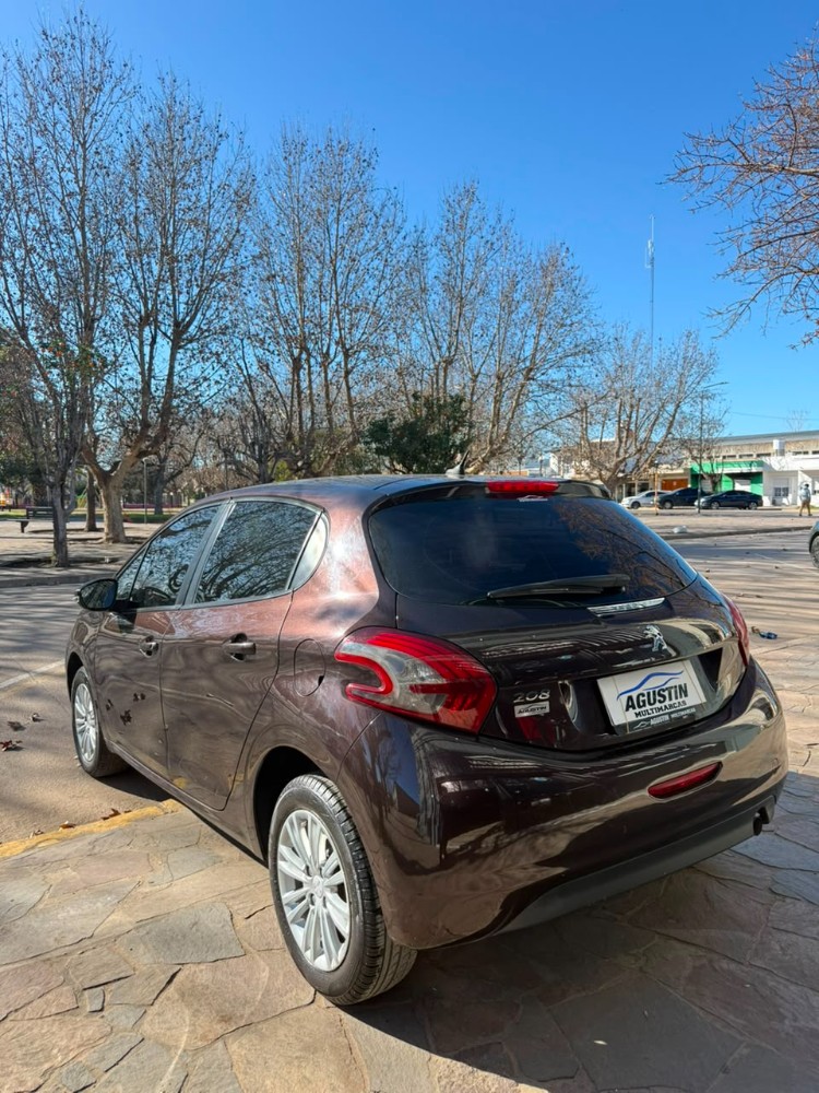 Peugeot 208 Allure — foto 3