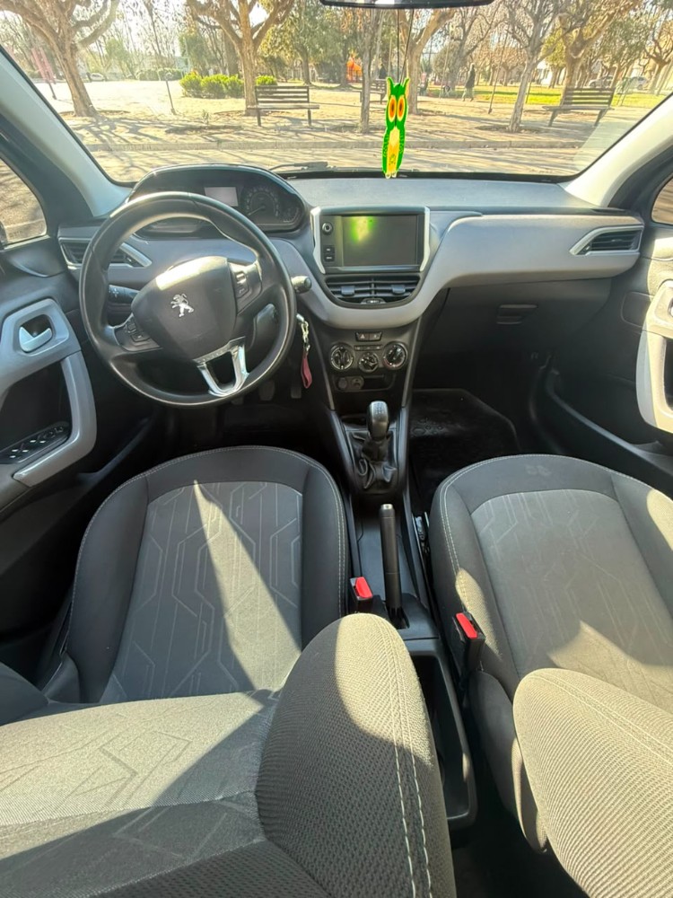 Peugeot 208 Allure — foto 6