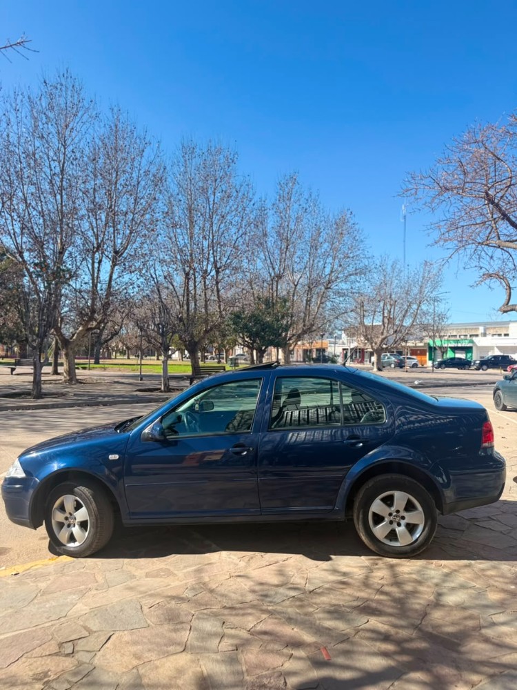 Volkswagen Bora  2,0  — foto 3