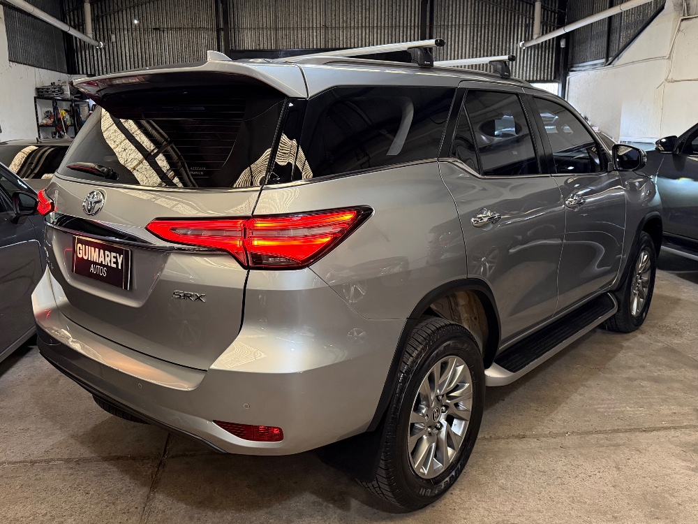 Toyota SW4 Srx 4X4 2.8 TDI 7a AT — foto 3