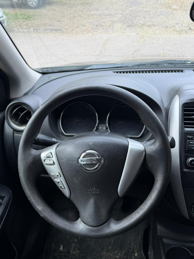 Nissan Versa sense pure drive — foto 2