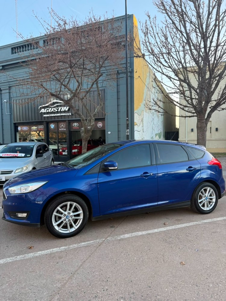Ford Focus 1.6 — foto 3