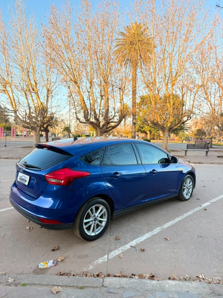 Ford Focus 1.6 — foto 5