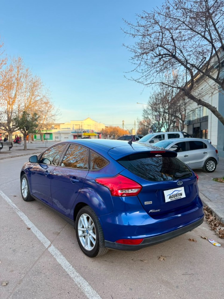 Ford Focus 1.6 — foto 6
