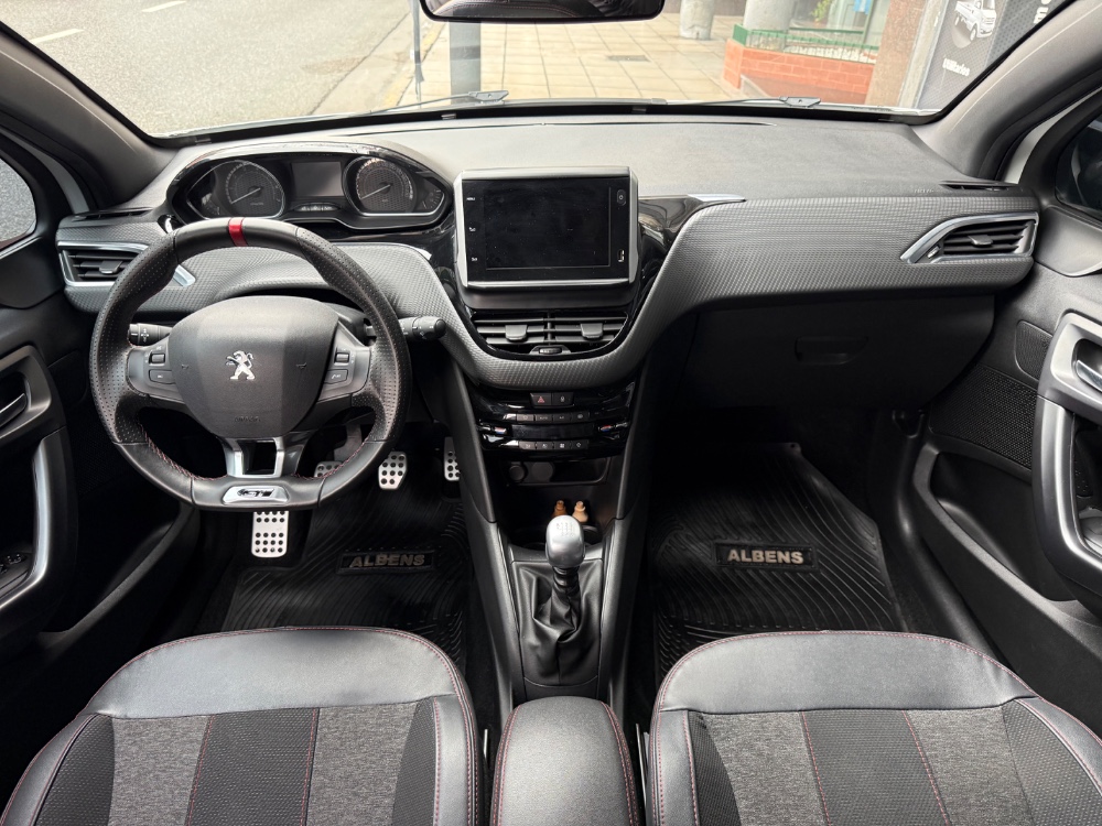 Peugeot 208 5P 1,6 THP Gt — foto 12