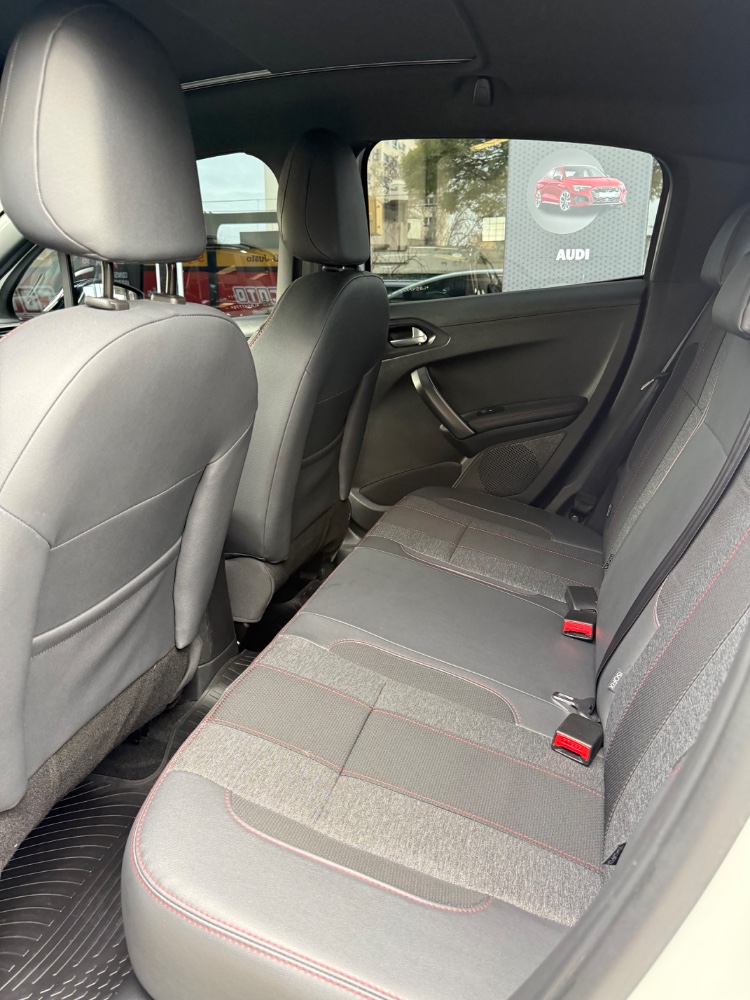 Peugeot 208 5P 1,6 THP Gt — foto 14