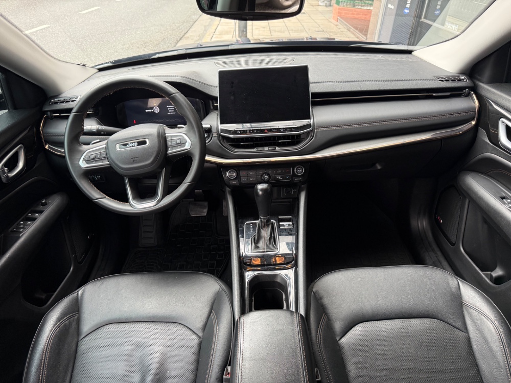 Jeep Compass Limited 1.3T AT6 4x2 — foto 10