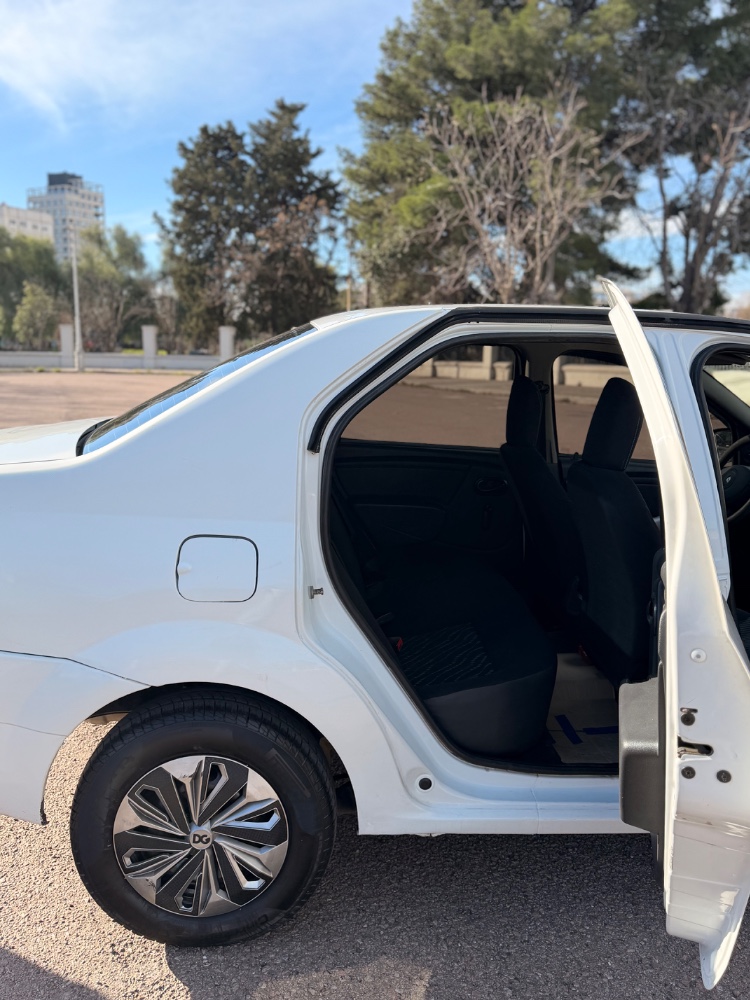 Renault LOGAN — foto 5