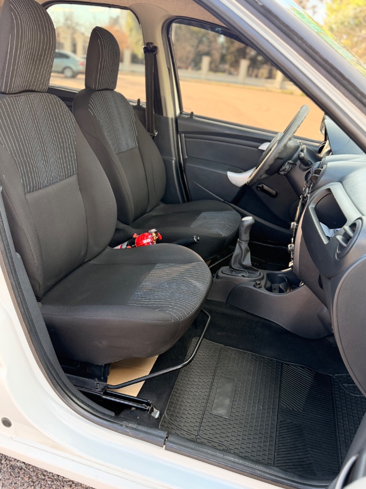 Renault LOGAN — foto 8