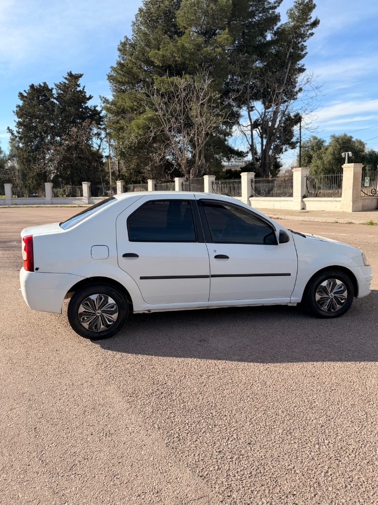 Renault LOGAN — foto 11
