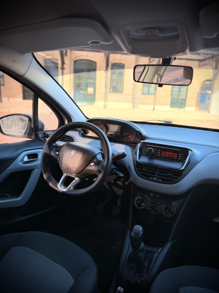 Peugeot 208 — foto 5