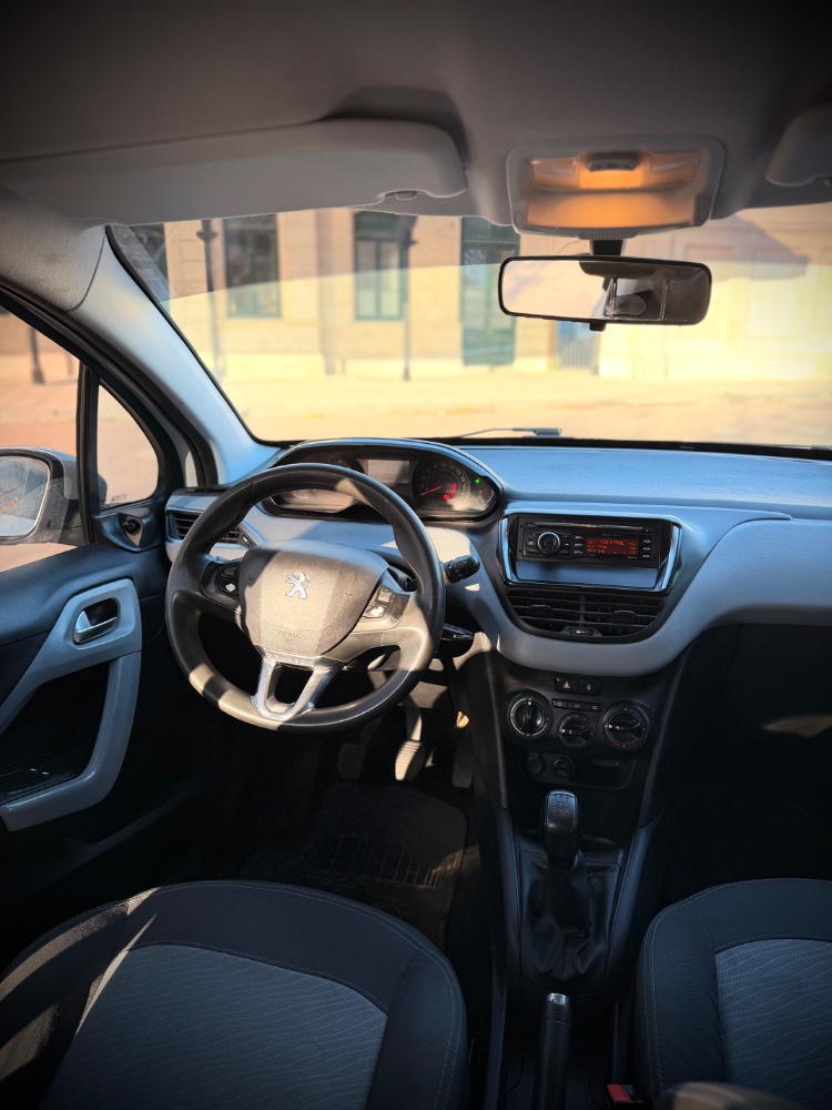 Peugeot 208 — foto 6