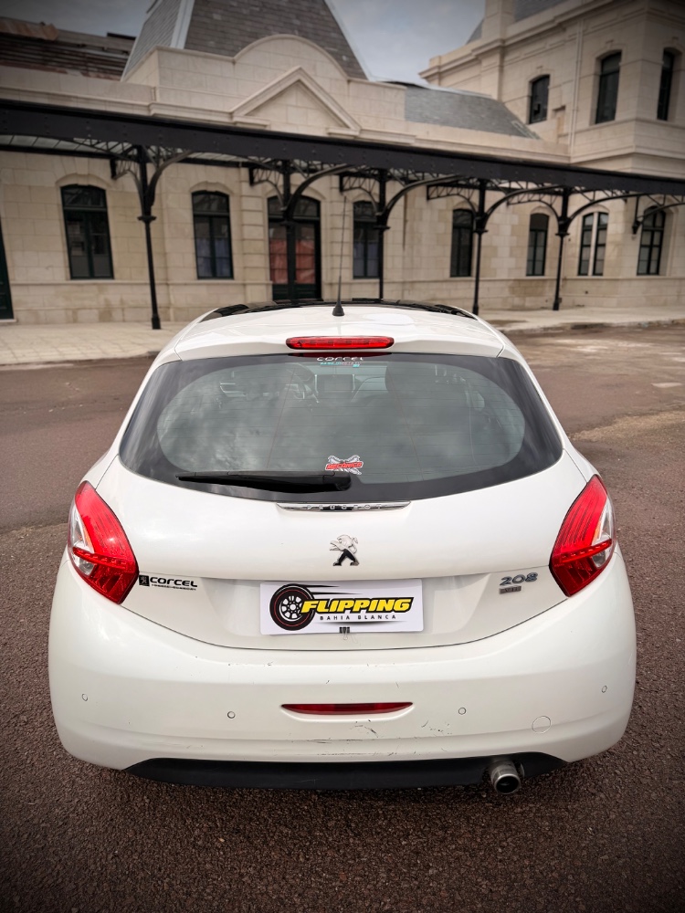 Peugeot 208 Feline — foto 17