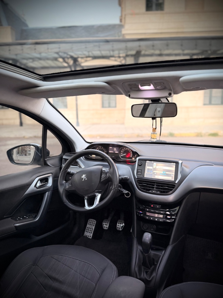 Peugeot 208 — foto 2
