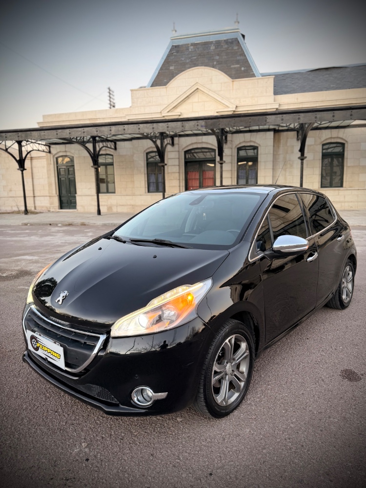 Peugeot 208 — foto 9