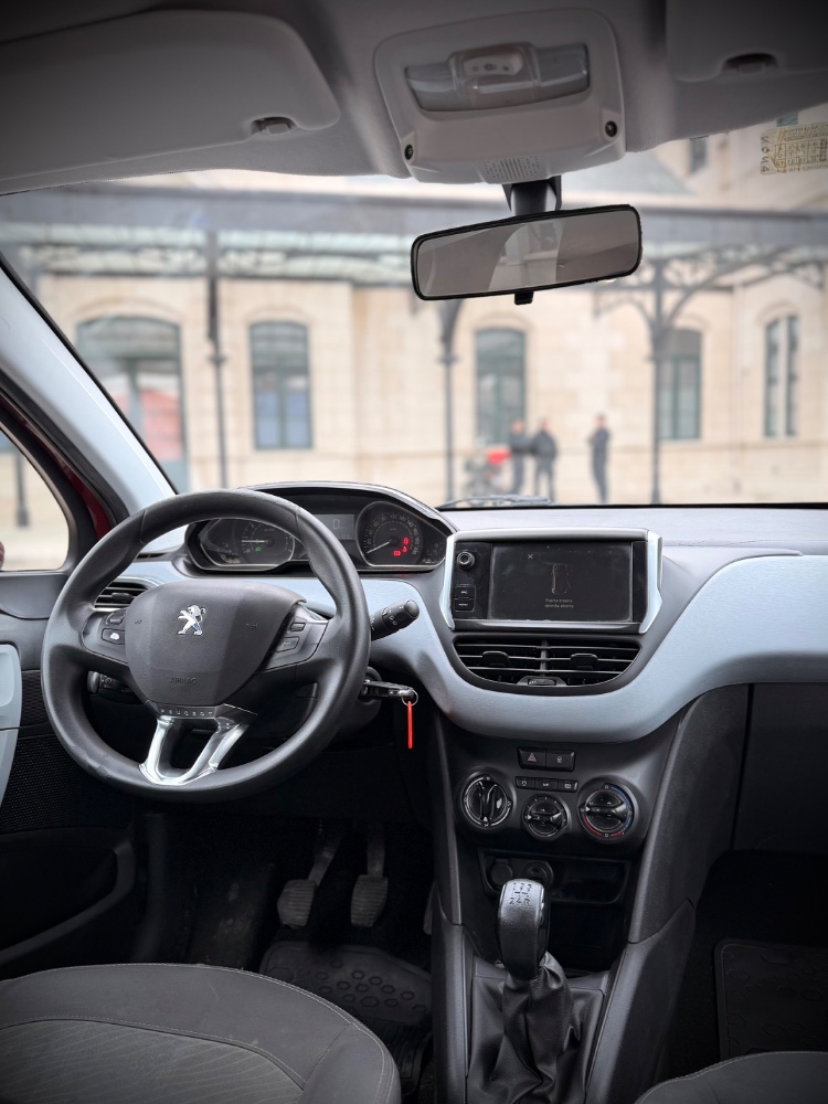 Peugeot 208 — foto 2
