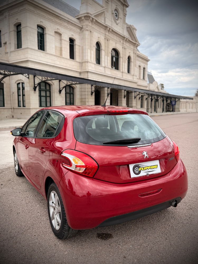 Peugeot 208 — foto 8