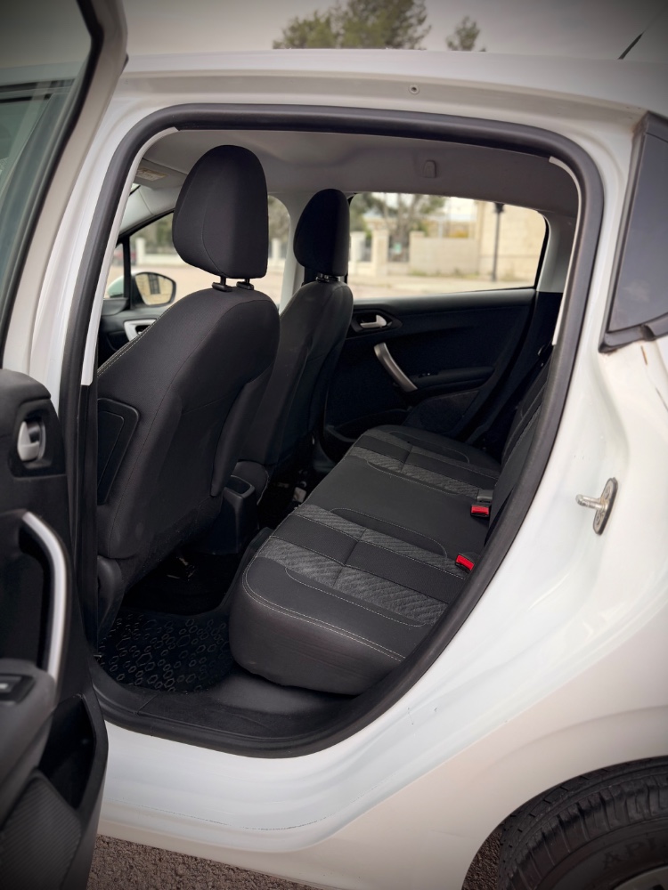 Peugeot 208 — foto 2
