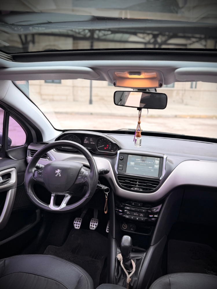 Peugeot 208 Feline — foto 2