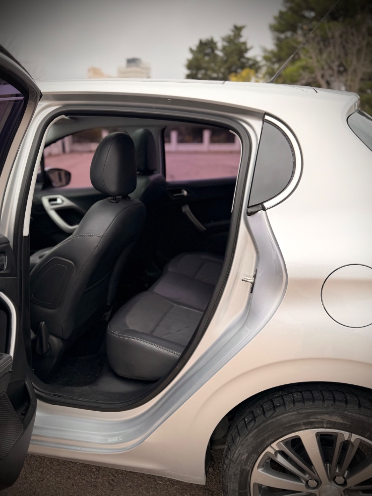 Peugeot 208 Feline — foto 3