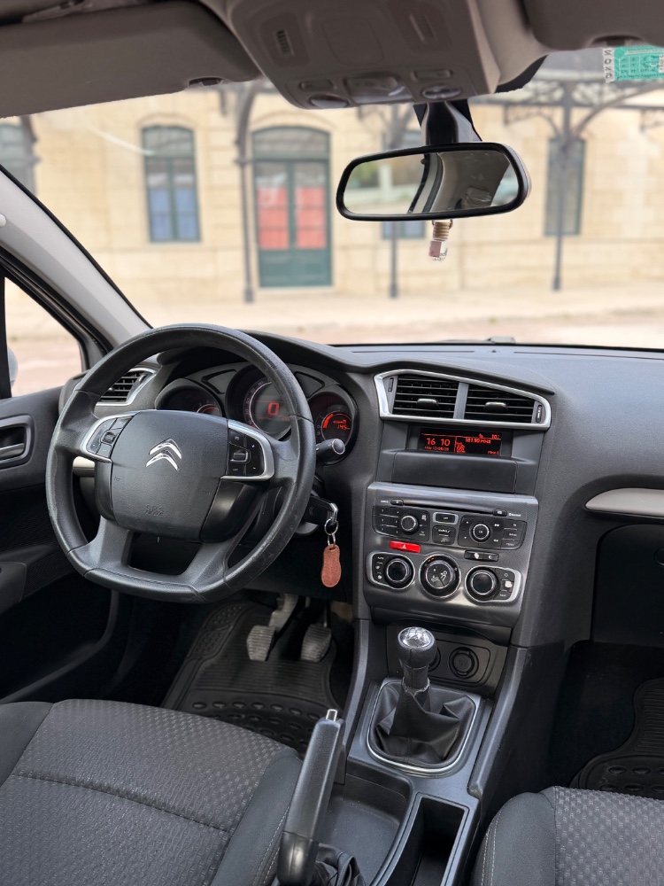 Citroën C4 — foto 8