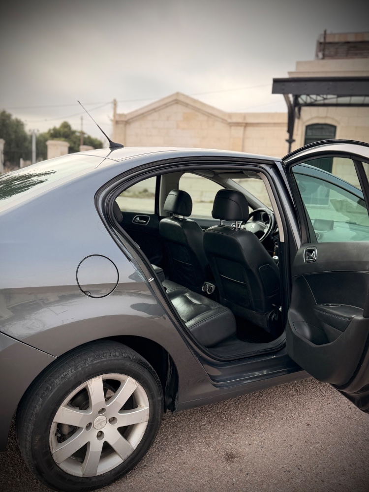 Peugeot 408 — foto 3