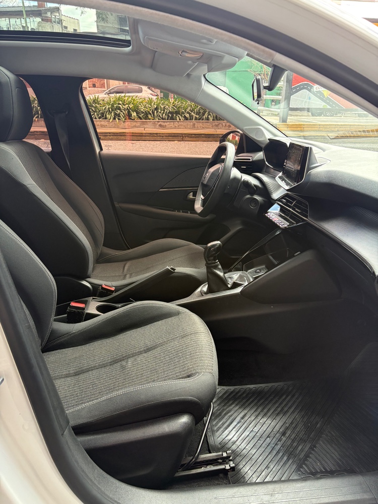 Peugeot 208 5P 1,6 Active 2020 — foto 10