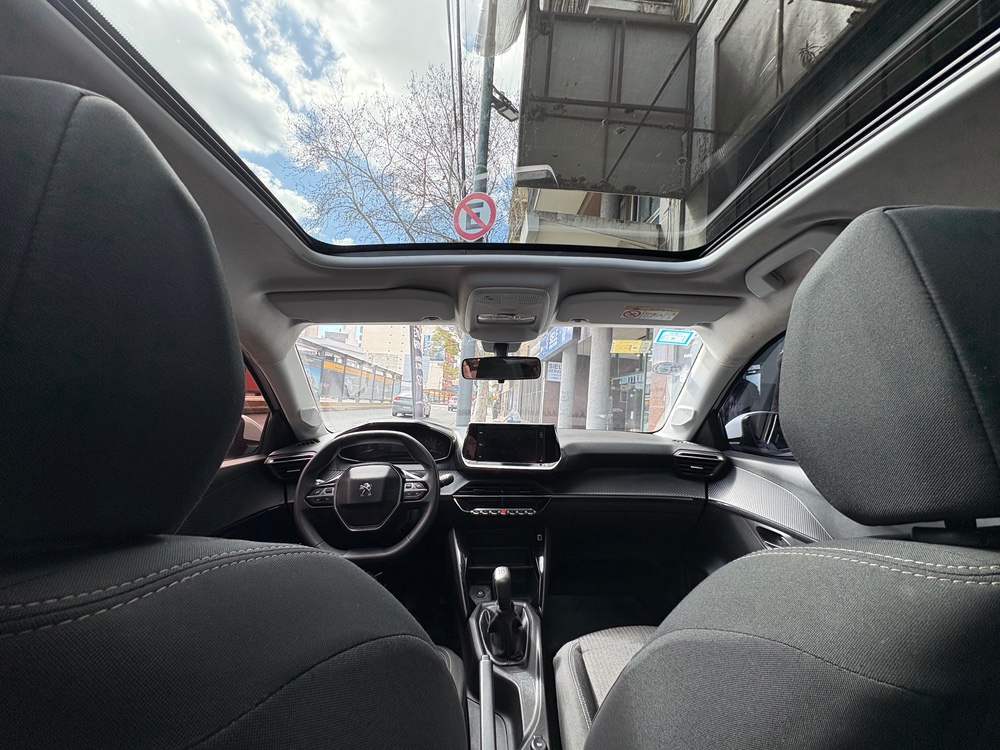 Peugeot 208 5P 1,6 Active 2020 — foto 11