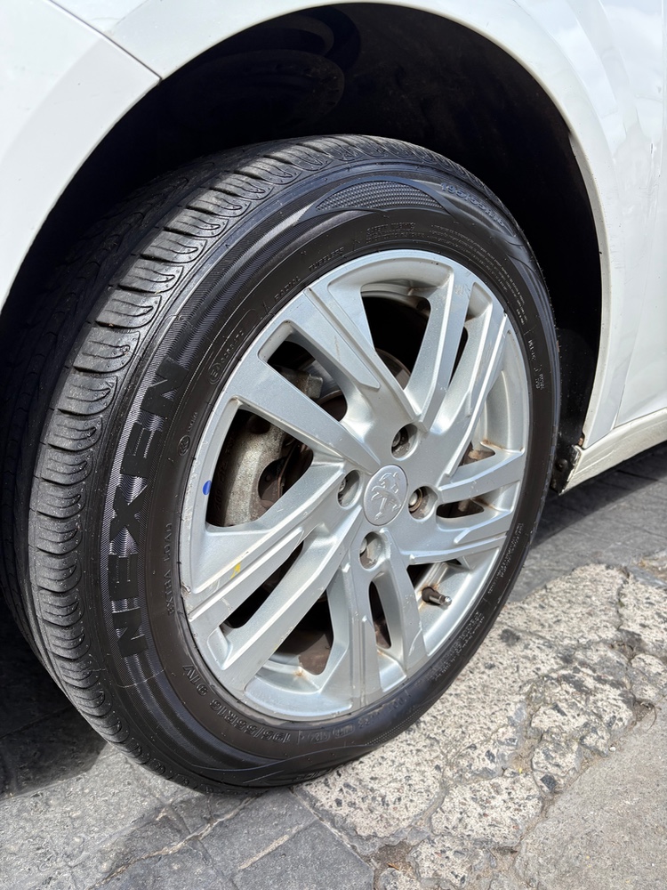 Peugeot 208 5P 1,6 Active 2020 — foto 14