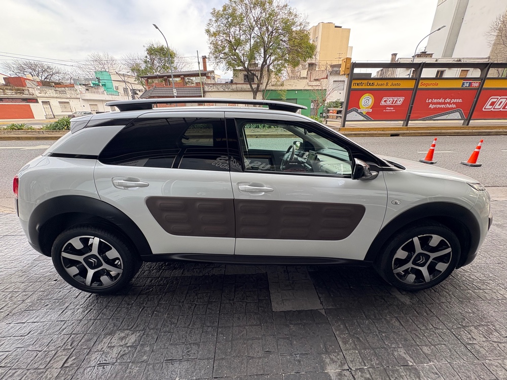 Citroën C4 Cactus 1.2 PURETECH 110 AT6 SHINE  — foto 2
