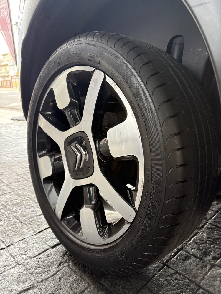 Citroën C4 Cactus 1.2 PURETECH 110 AT6 SHINE  — foto 11