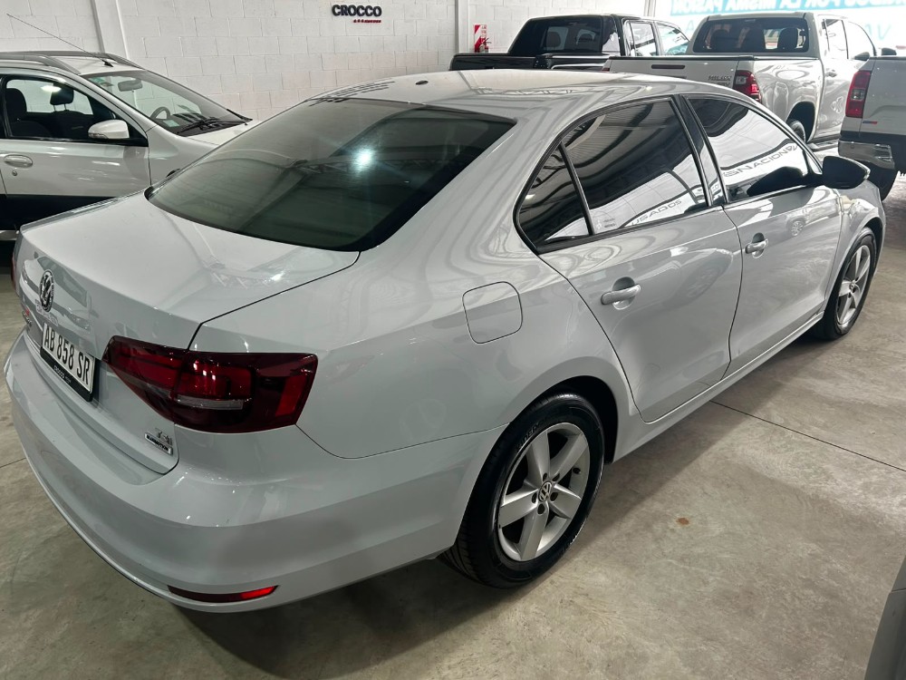 Volkswagen VENTO 1.4Turbo AT — foto 2