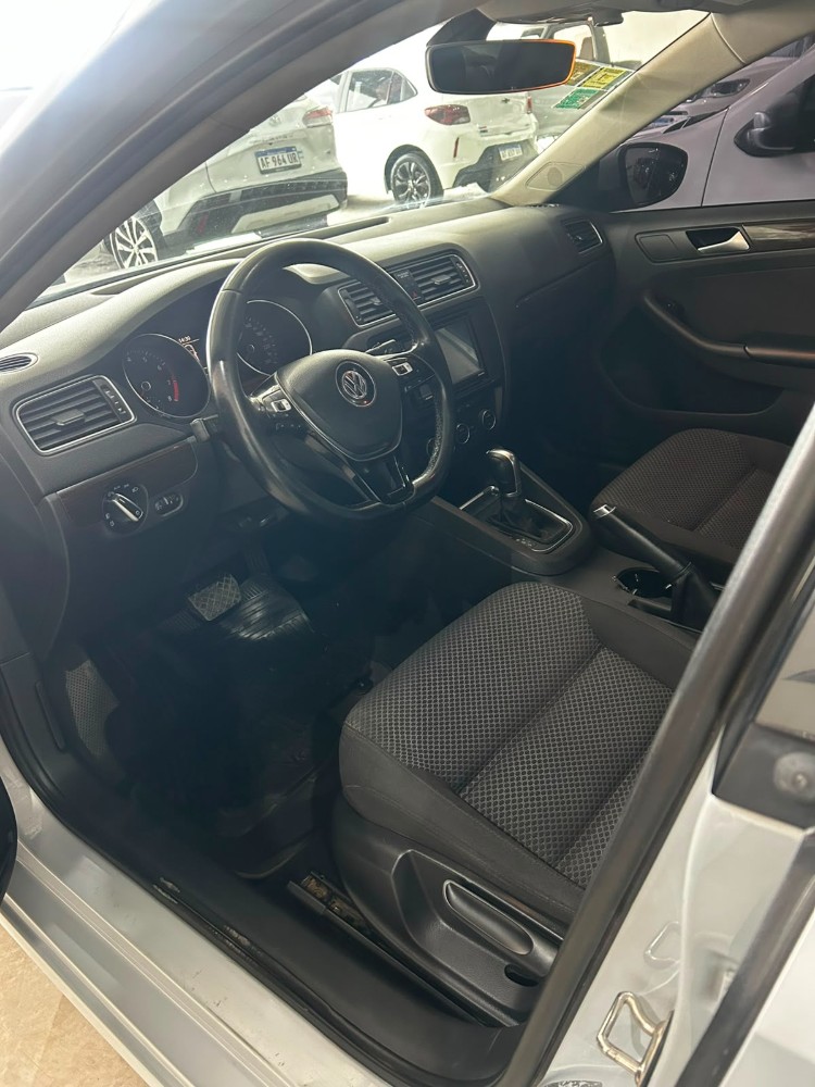 Volkswagen VENTO 1.4Turbo AT — foto 3
