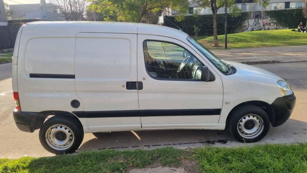 Citroën Berlingo  1.6 Hdi Doble Portón Furgon  — foto 6