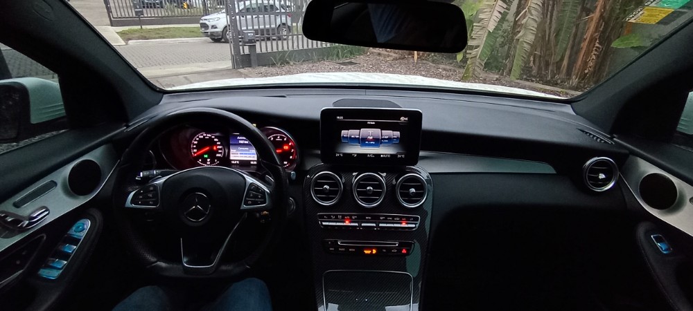 Mercedes-Benz GLC300 AMG Line — foto 2