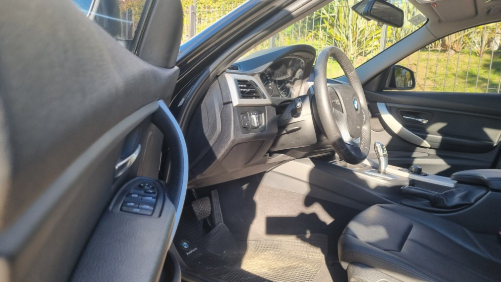 BMW Serie 3 320i — foto 8