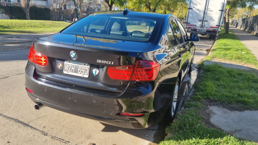 BMW Serie 3 320i — foto 13