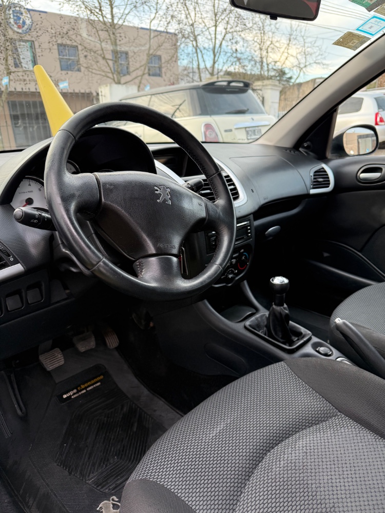 Peugeot 207 Compact Allure — foto 8