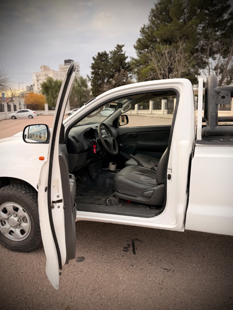 Toyota HILUX CABINA SIMPLE — foto 5