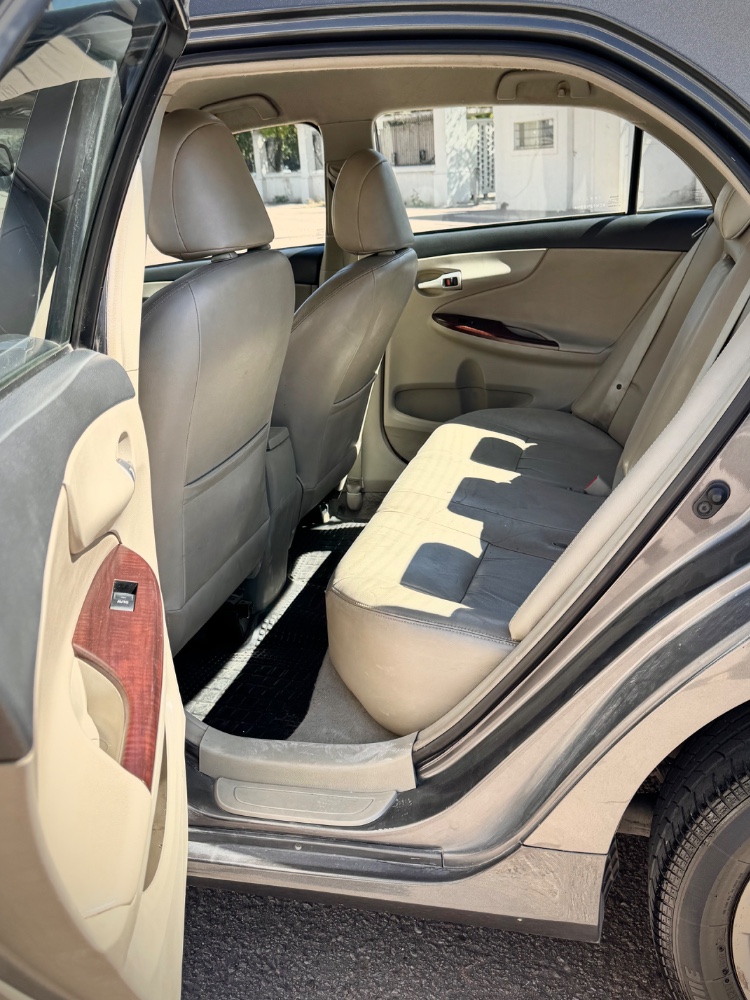 Toyota COROLLA — foto 2