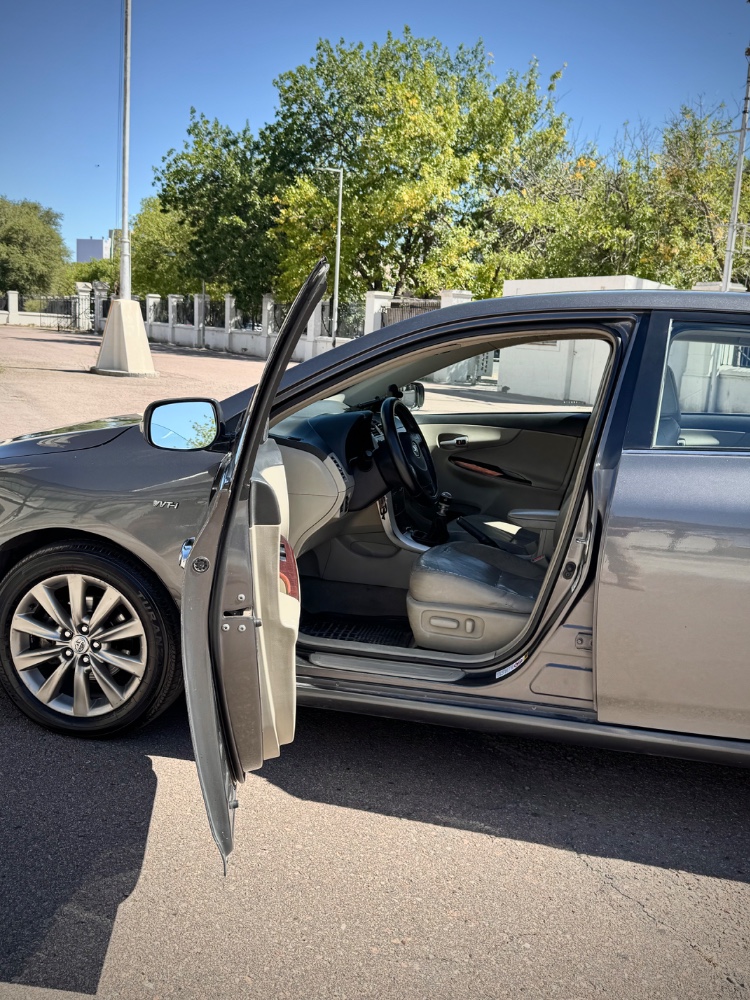 Toyota COROLLA — foto 5