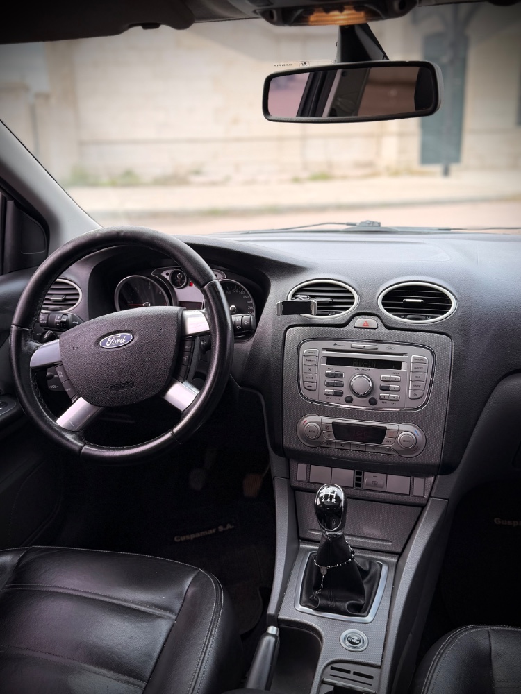 Ford FOCUS GHIA — foto 2